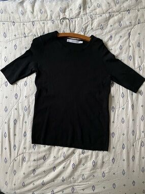 Contemporaine by Simons Classic Black Short-Sleeve Knit Top
